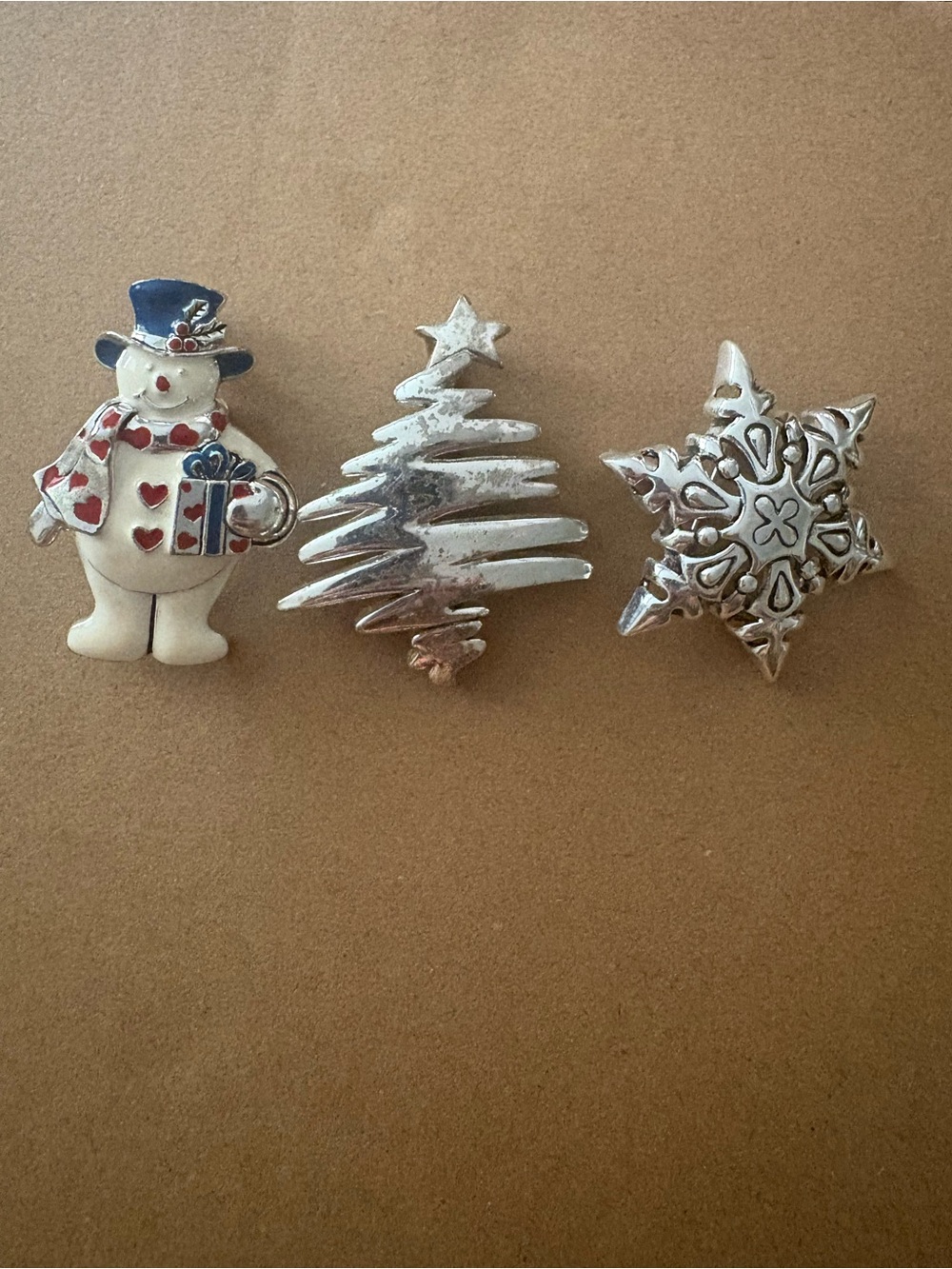 Best brand holiday pendant broaches set of 3